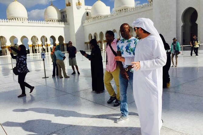 Sheikh Zayed Grand Mosque Guided Tour - Image 6